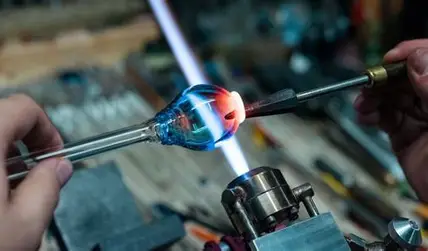 طرق صناعة الزجاج